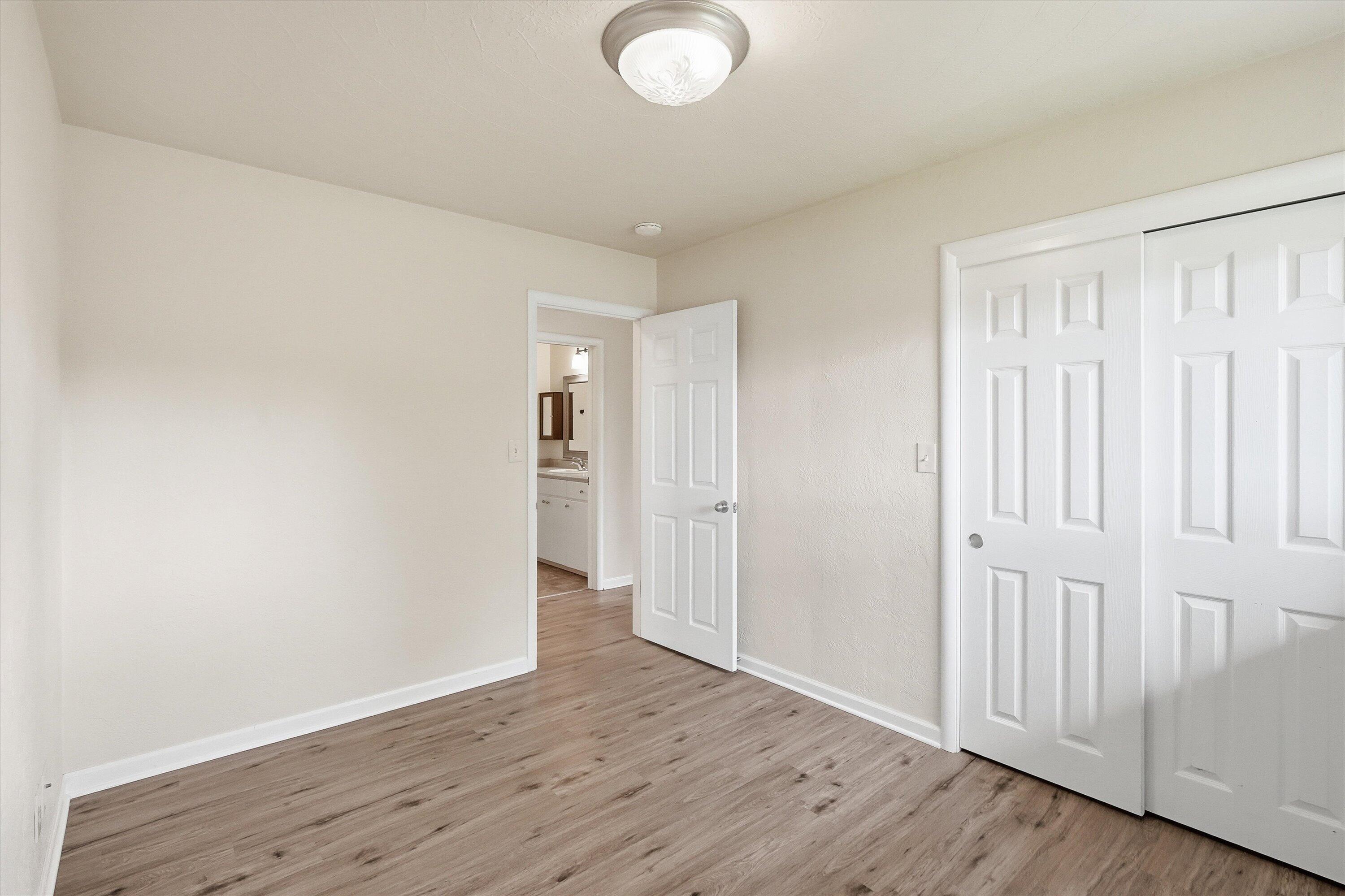 689 South Modoc Avenue Medford, OR 97504 - Photo 20 of 47 Bedroom #1