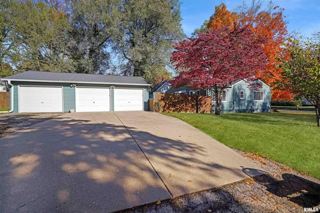 $154,900 | 4031 South Ricketts Avenue, Bartonville, IL 61607