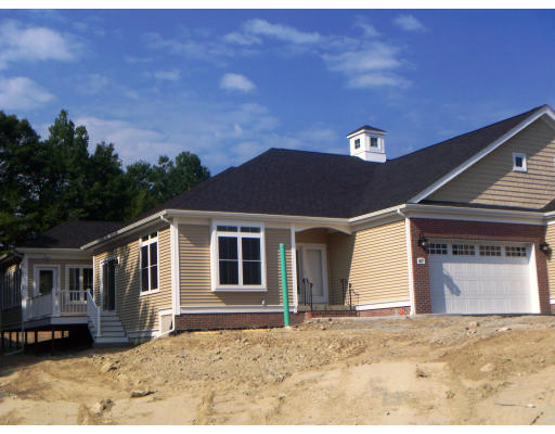 27 Wildwood Road, Unit 27 Norfolk, MA 02056 - Photo 1 of 5 Gallery Image 1