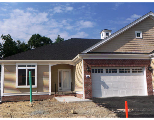 27 Wildwood Road, Unit 27 Norfolk, MA 02056 - Photo 2 of 5 Gallery Image 2