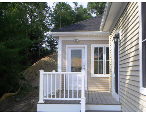 27 Wildwood Road, Unit 27 Norfolk, MA 02056 - Photo 4 of 5 Gallery Image 4