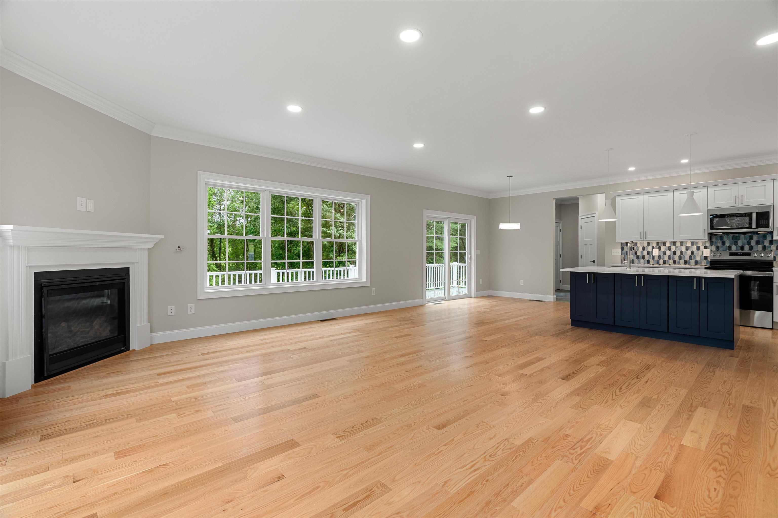 28 Auburn Road Hooksett, NH 03106 - Photo 12 of 57