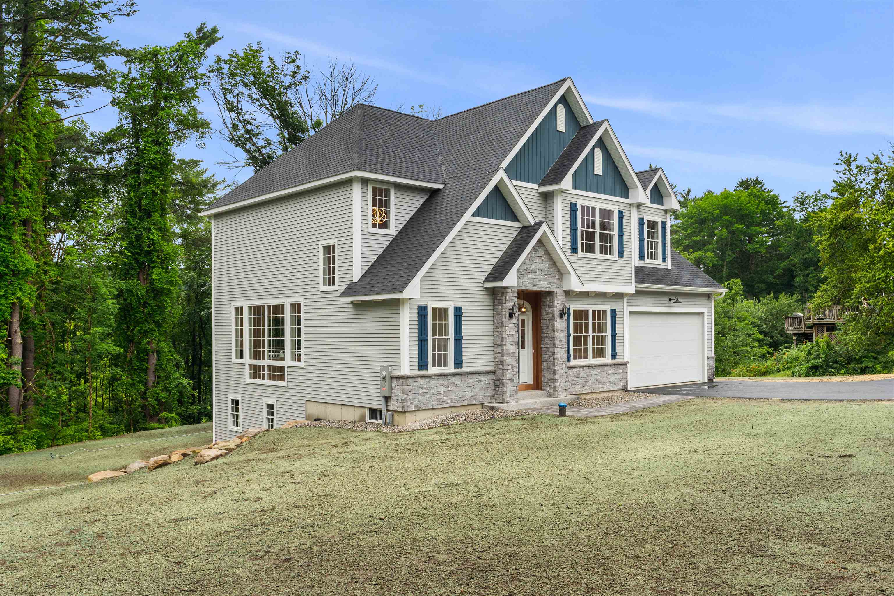 28 Auburn Road Hooksett, NH 03106 - Photo 3 of 57