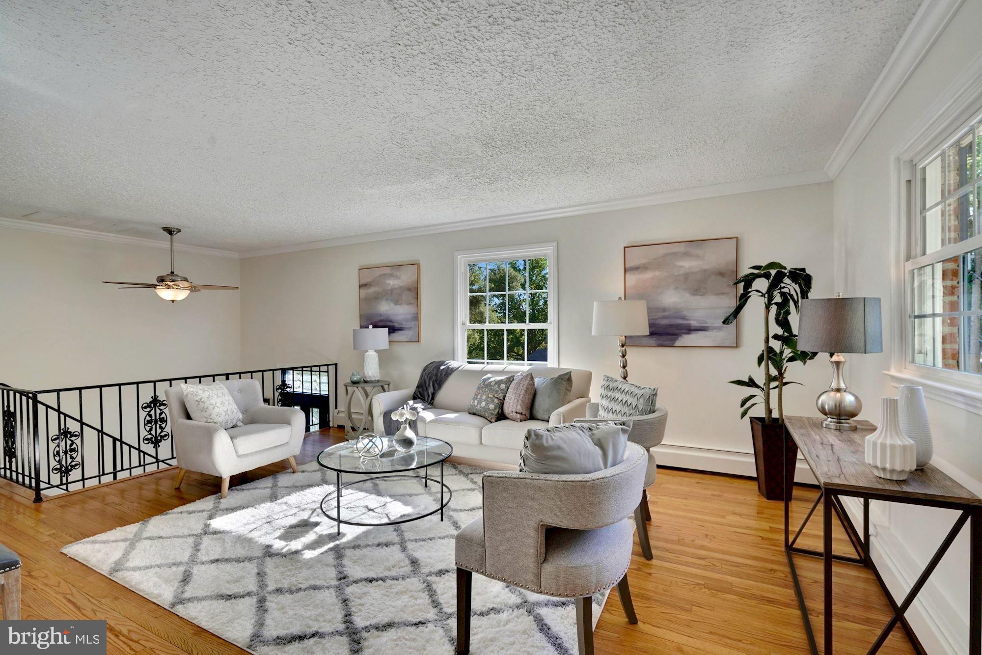 3306 Rocky Mt Road Fairfax, VA 22031 - Photo 8 of 48 Living room
