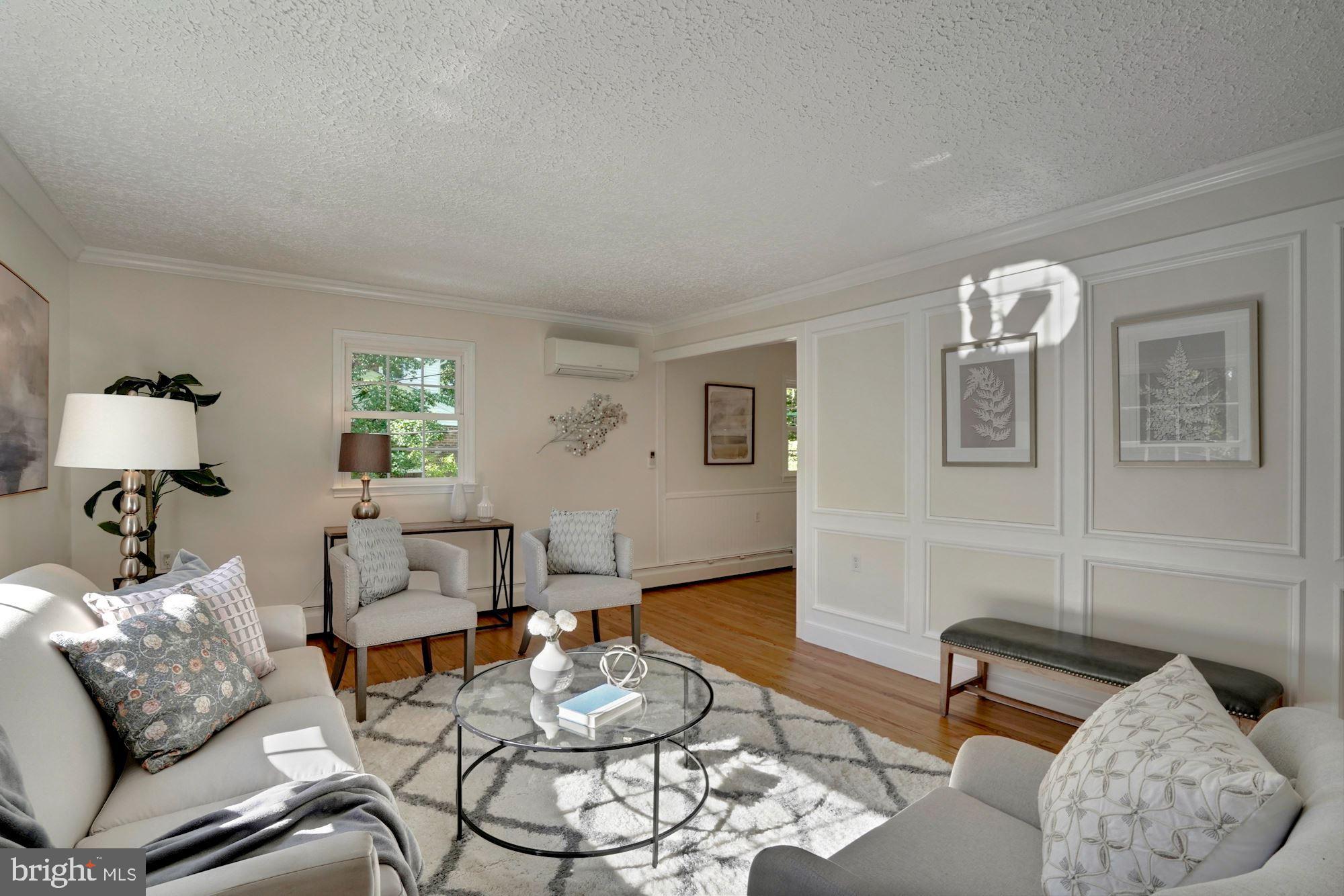 3306 Rocky Mt Road Fairfax, VA 22031 - Photo 10 of 48 Living room