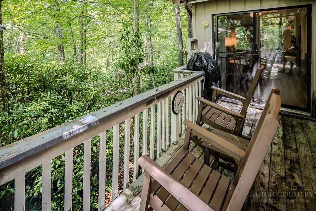 161 Ash Loop Newland, NC 28657 - Photo 8 of 33