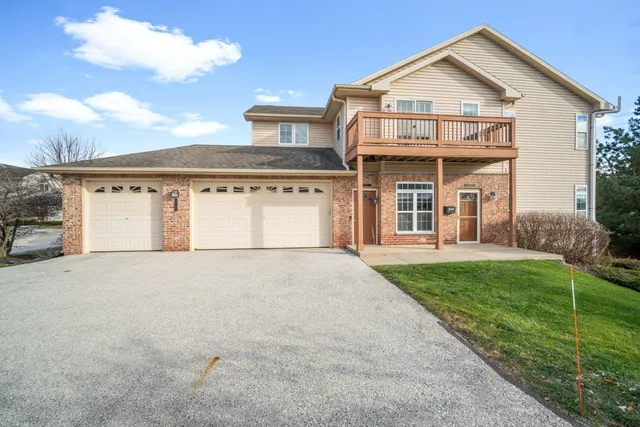 $374,500 | 17795 West Jacob's Drive, New Berlin, WI 53146