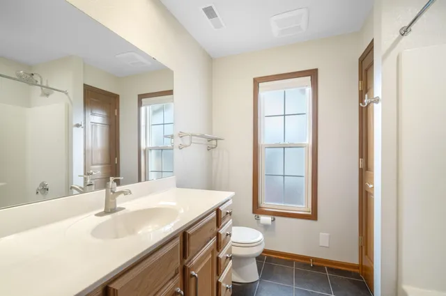 $374,500 | 17795 West Jacob's Drive, New Berlin, WI 53146