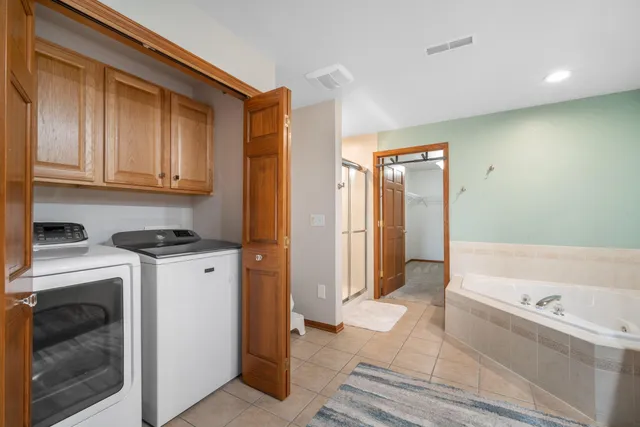 $374,500 | 17795 West Jacob's Drive, New Berlin, WI 53146