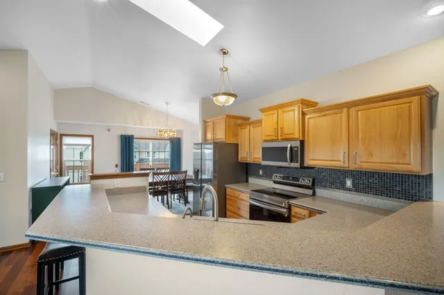 $374,500 | 17795 West Jacob's Drive, New Berlin, WI 53146