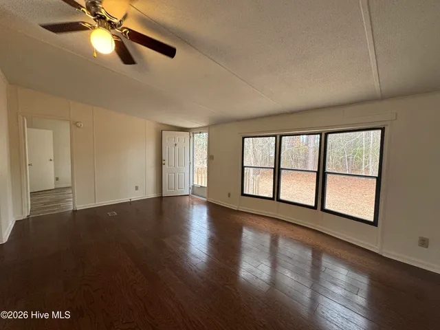 $1,300 | 157 Conover Street, Jacksonville, NC 28540