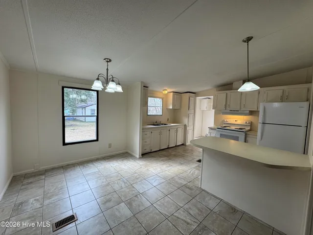 $1,300 | 157 Conover Street, Jacksonville, NC 28540