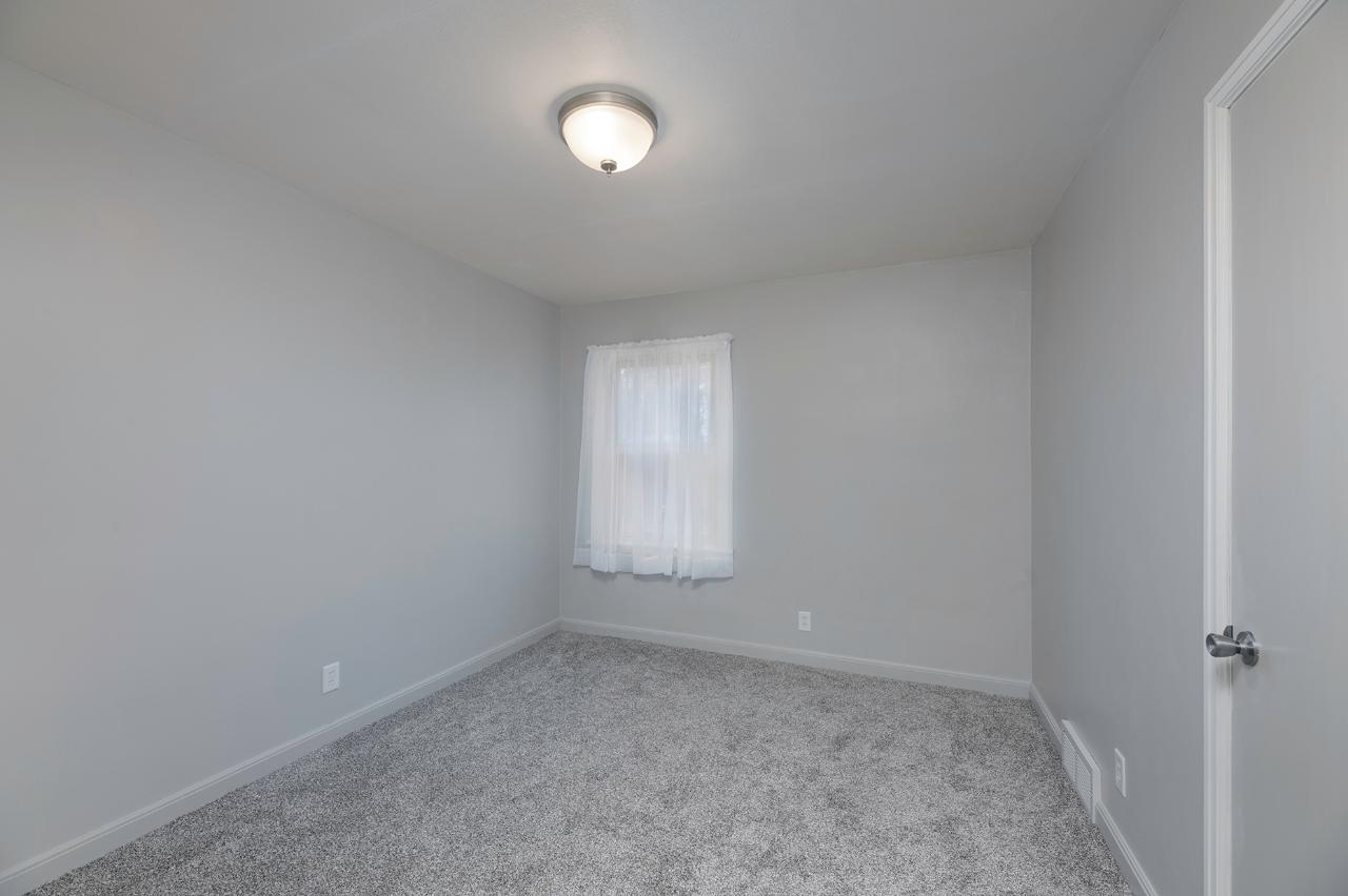 1044 Randall Avenue Rhinelander, WI 54501 - Photo 9 of 29 Gallery Image 9