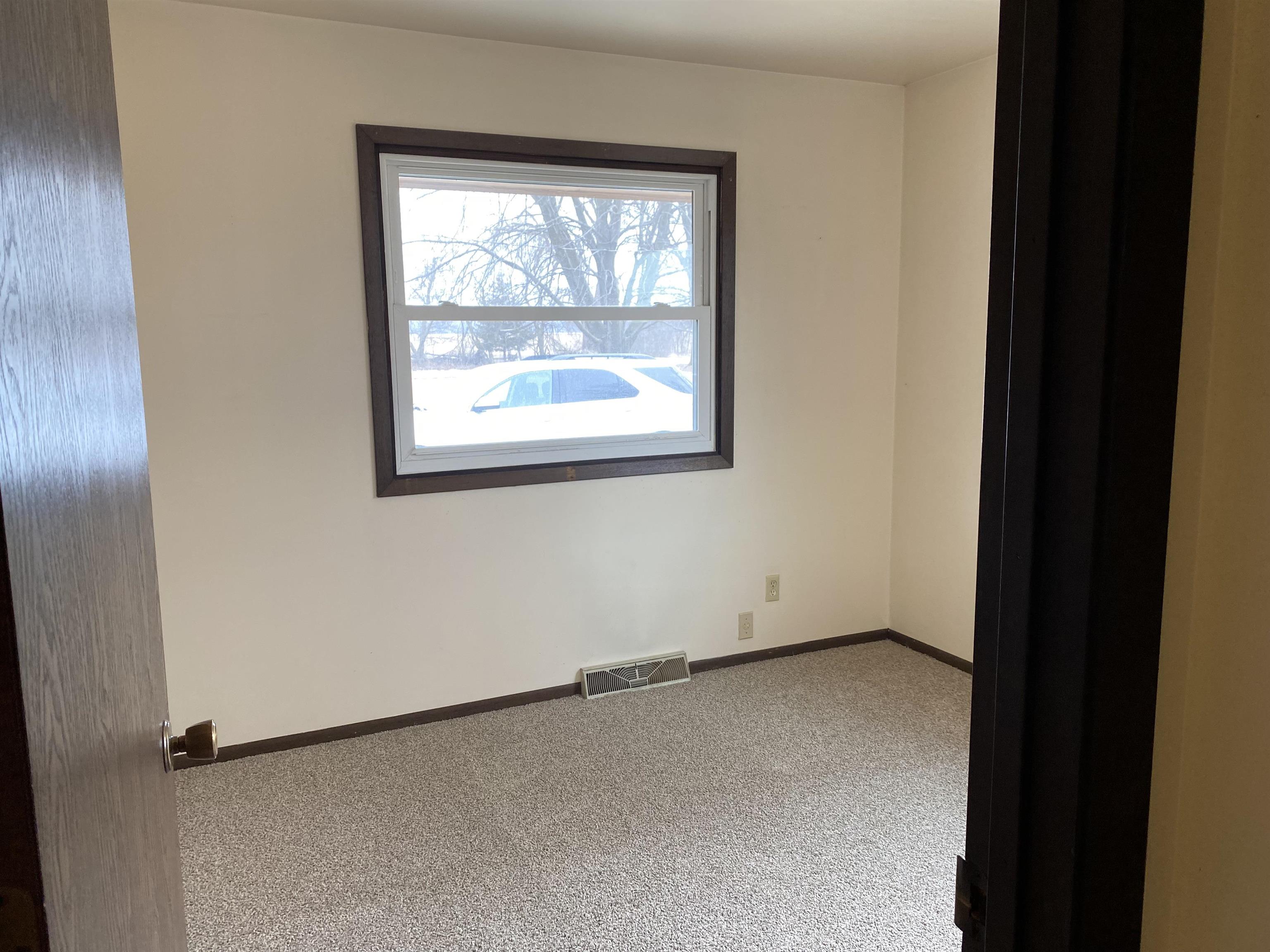 10501 East Millbrook Road Shepherd, MI 48883 - Photo 20 of 31 1897563-19.JPG