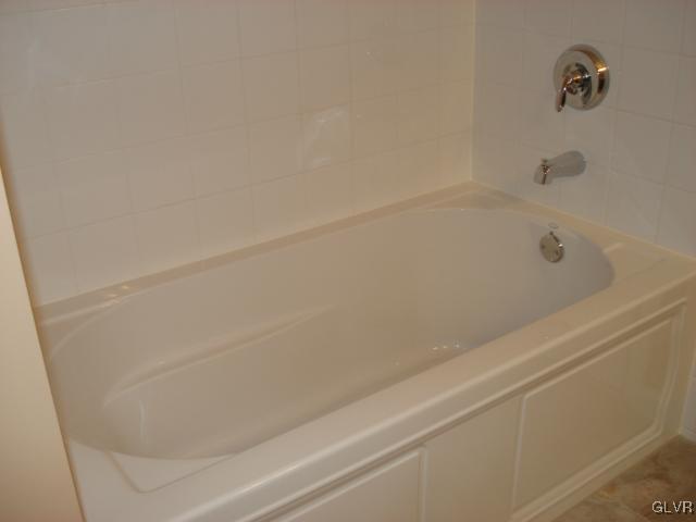 4146 Ross Road Bethlehem, PA 18020 - Photo 33 of 45 Gallery Image 33