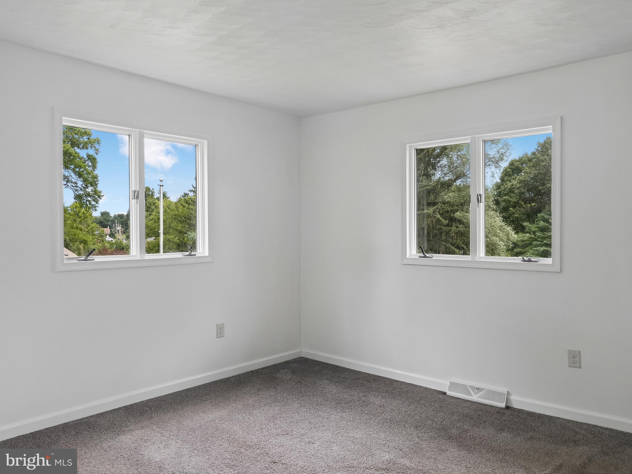 2210 Berkshire Road Lancaster, PA 17603 - Photo 11 of 29 Primary Bedroom