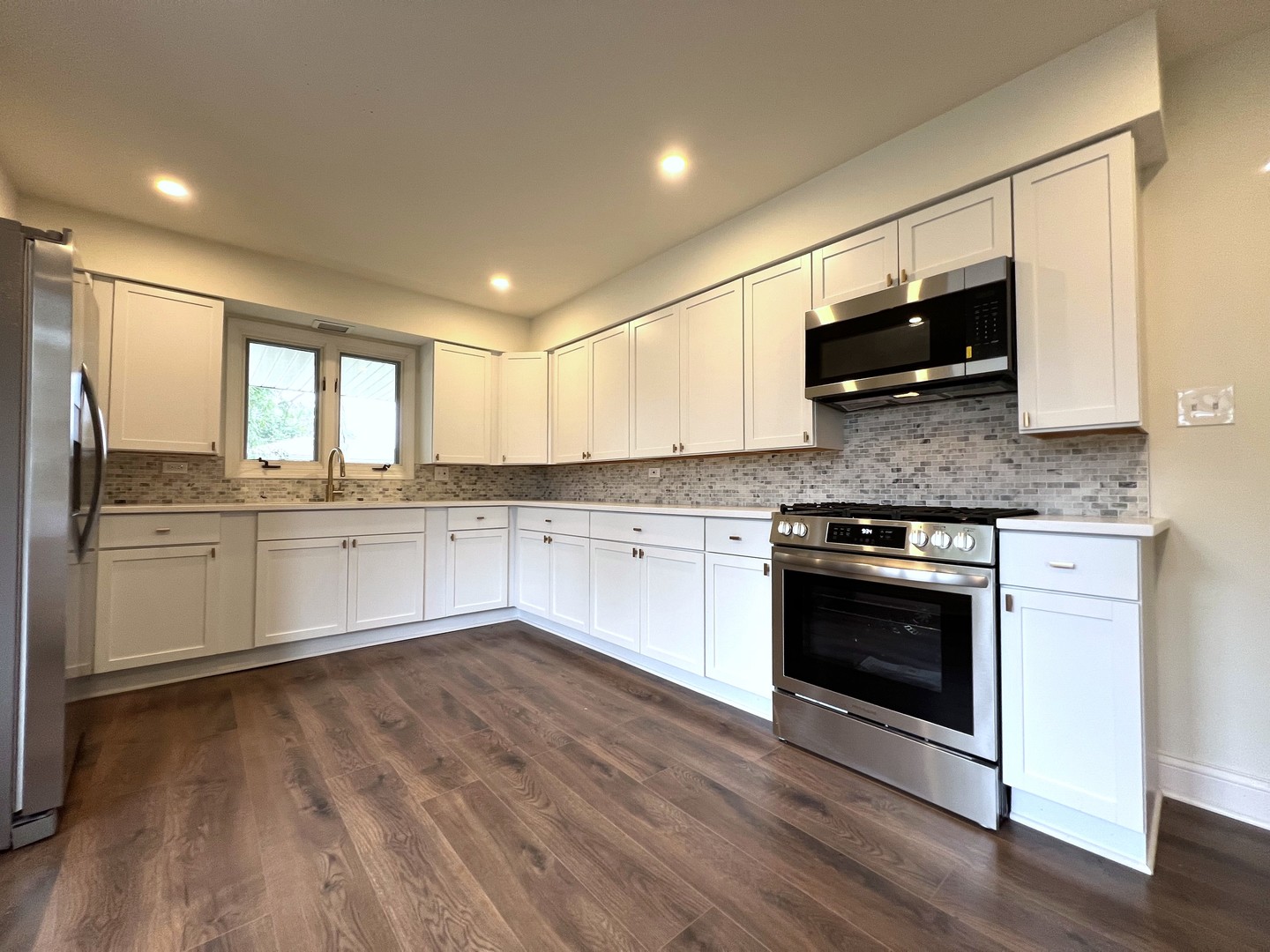 17835 Ridgewood Avenue Lansing, IL 60438 - Photo 8 of 21 Gallery Image 8