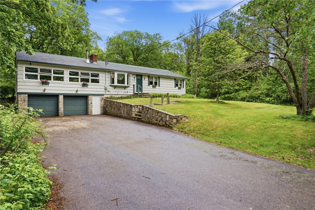 1556 Harkney Hill Road Coventry, RI 02816 - Photo 2 of 41