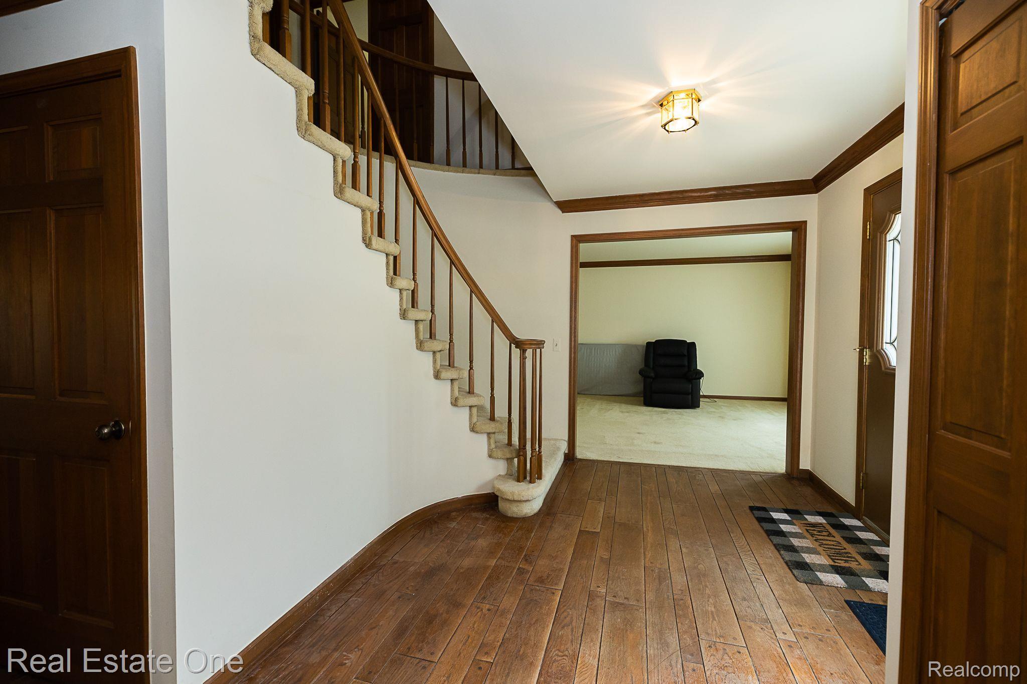 3193 Salem Drive Rochester, MI 48306 - Photo 9 of 47 Gallery Image 9