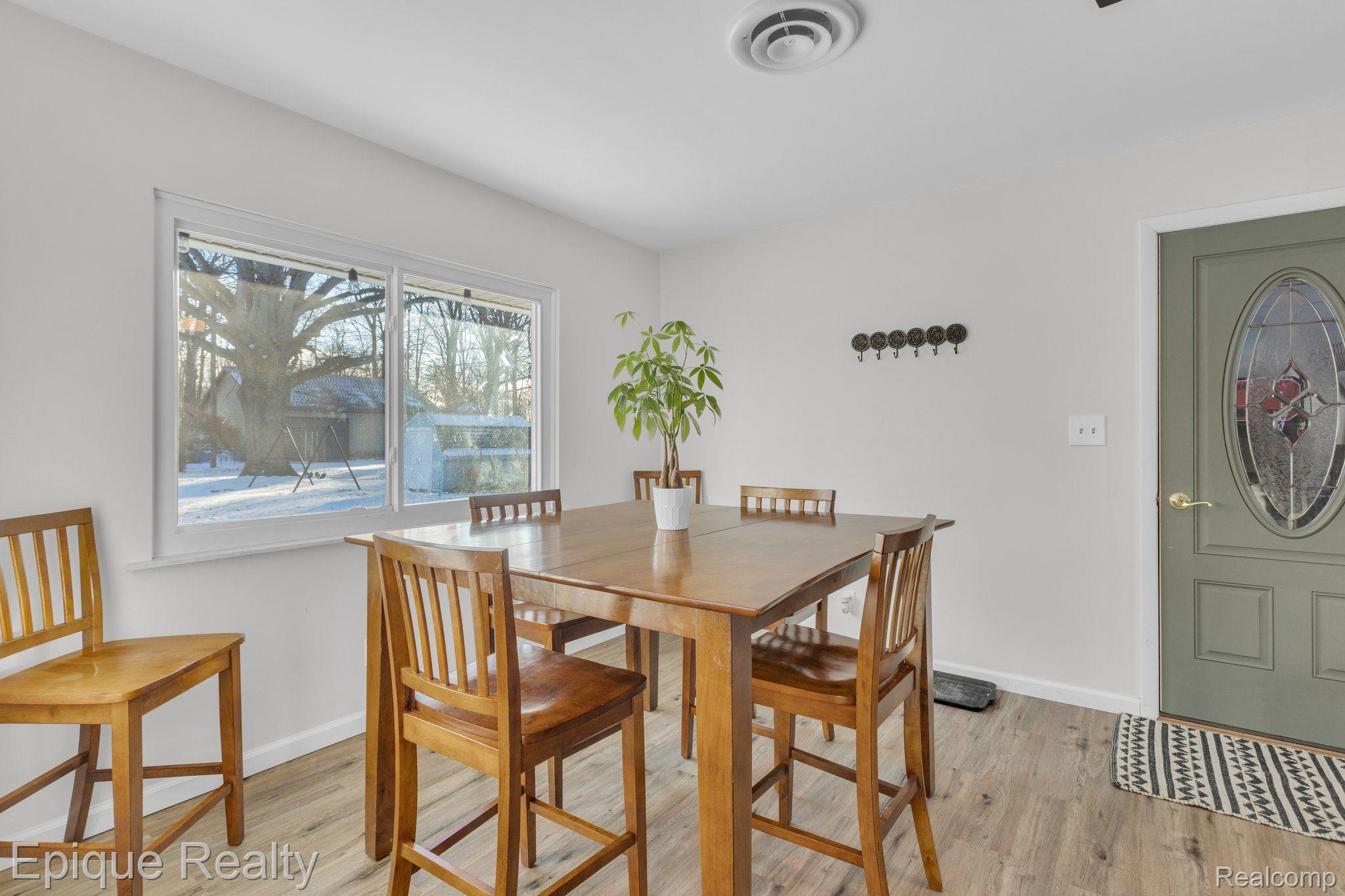 3712 State Road Fort Gratiot, MI 48059 - Photo 7 of 24