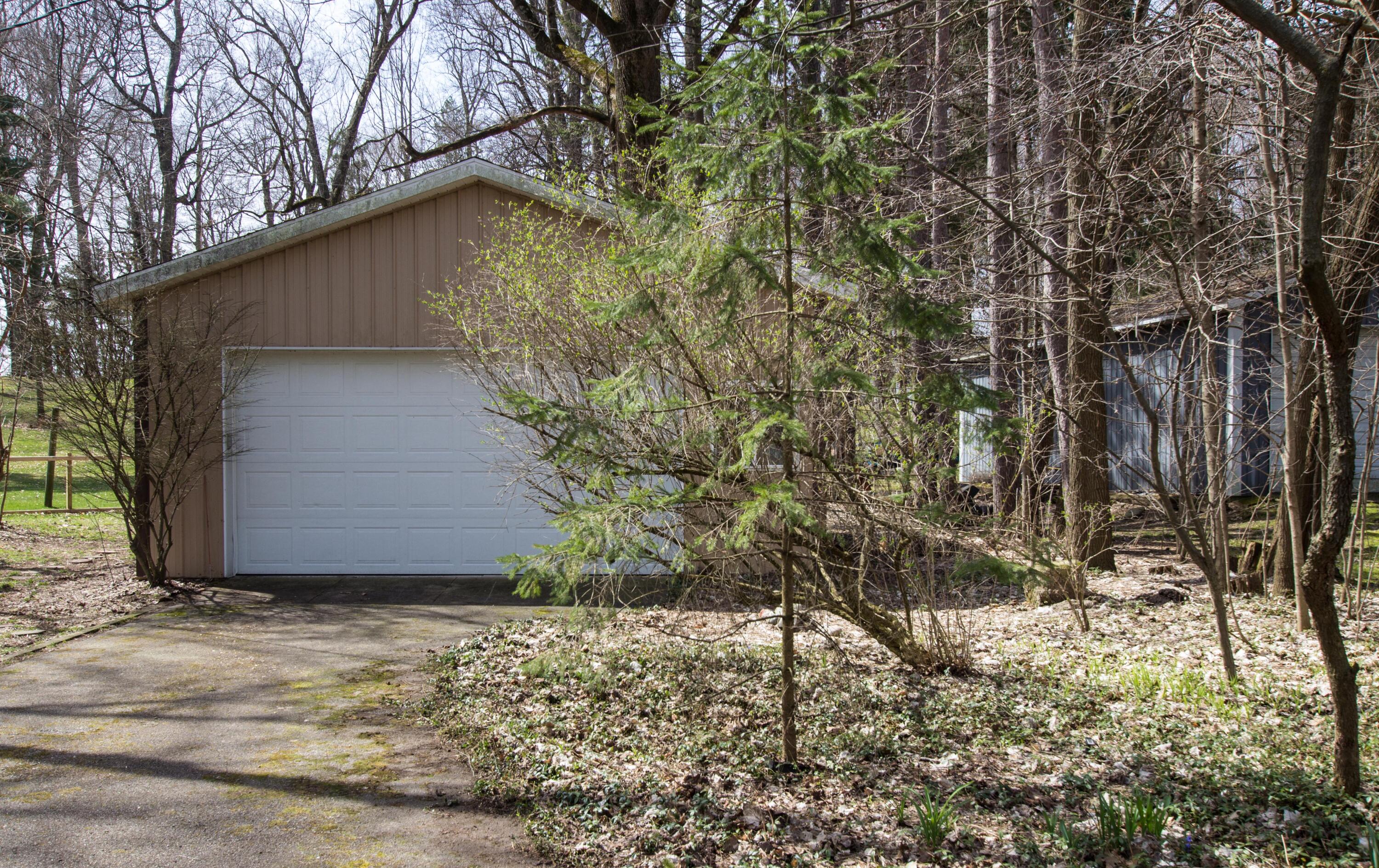 51202 Garrett Road Dowagiac, MI 49047 - Photo 22 of 26 IMG_8108