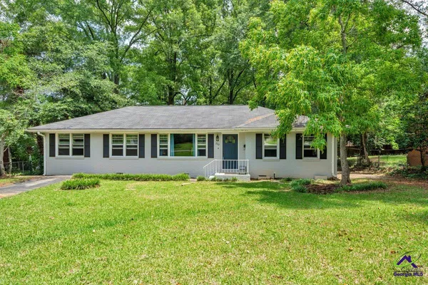 $194,000 | 202 Springdale Drive, Warner Robins, GA 31088