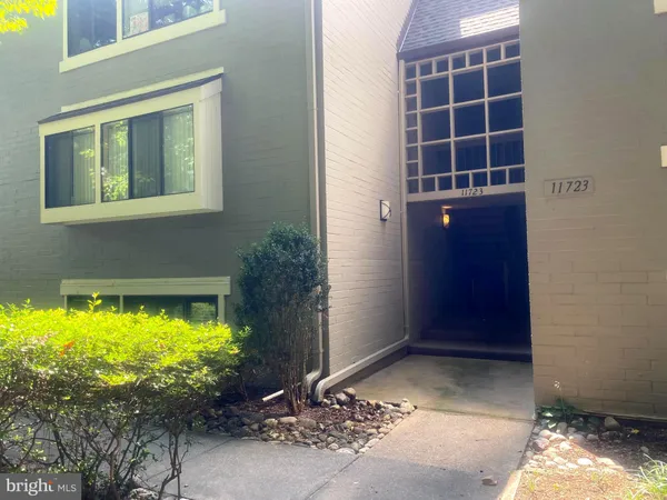 $2,100 | 11723 Karbon Hill Court, Unit T3, Reston, VA 20191