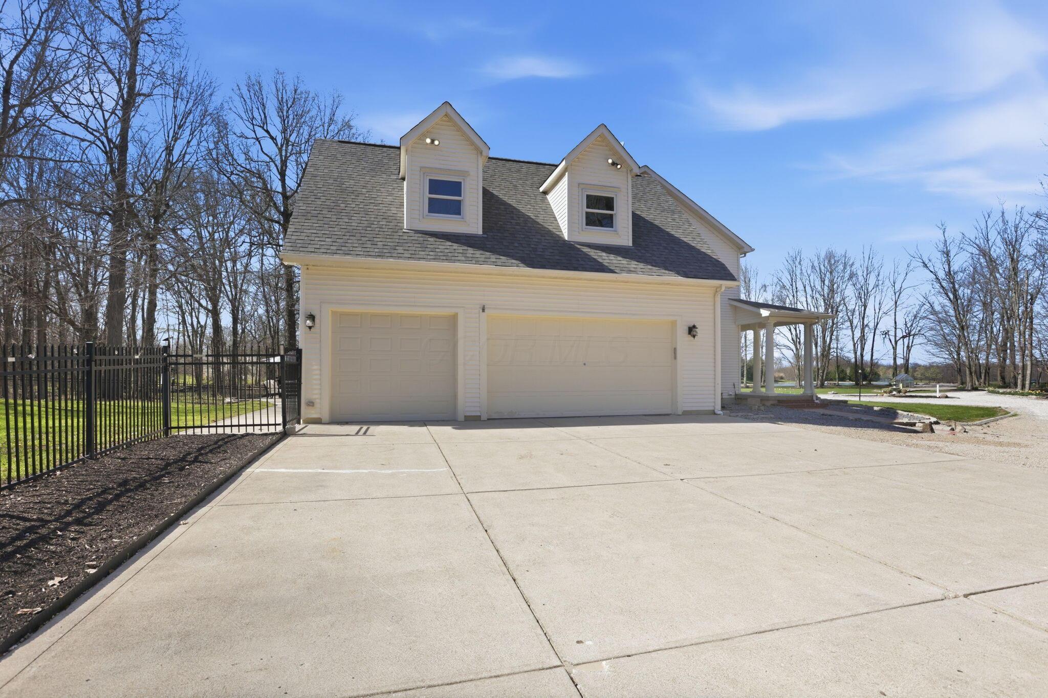 7341 Hollow Road Southwest Pataskala, OH 43062 - Photo 81 of 102 Attached Garage
