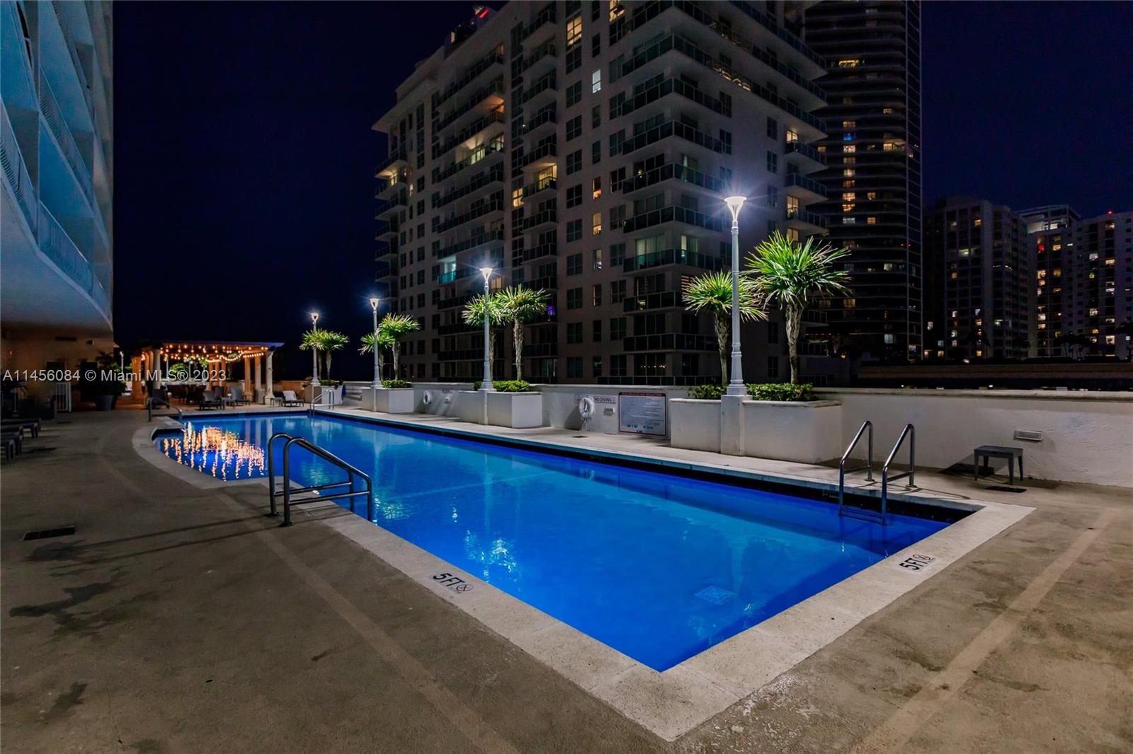 1200 Brickell Bay Drive, Unit 3701 Miami, FL 33131 - Photo 4 of 7