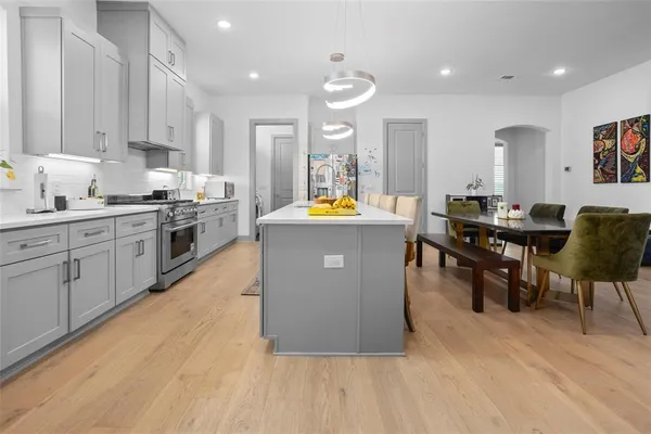 $3,550 | 5622 Oaks Lane, Westworth Village, TX 76114
