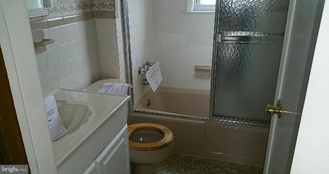1818 Dunmere Road Baltimore, MD 21222 - Photo 9 of 11 Interior (General)