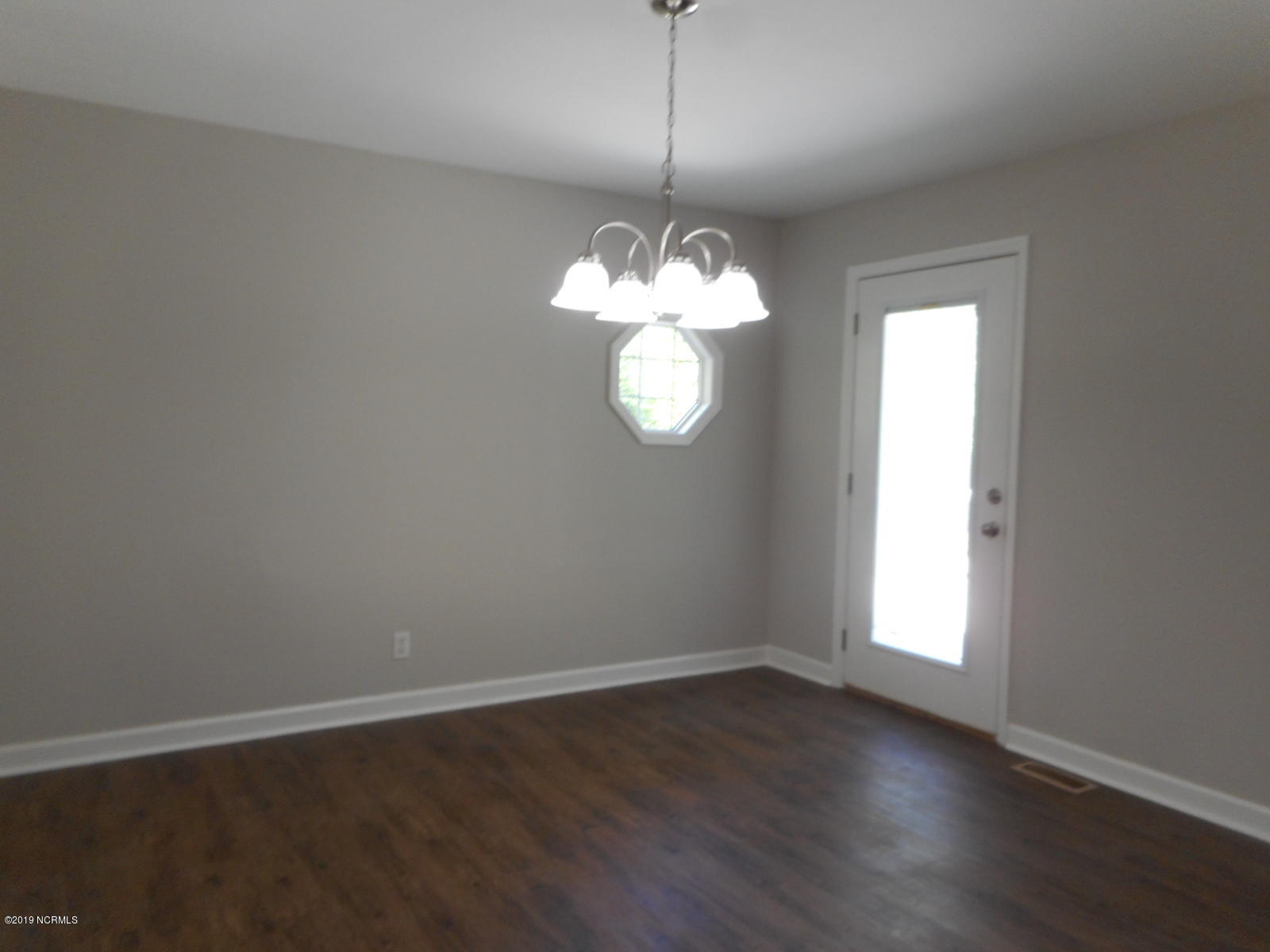 105 Culpeper Road New Bern, NC 28562 - Photo 15 of 53 Dining From Living
