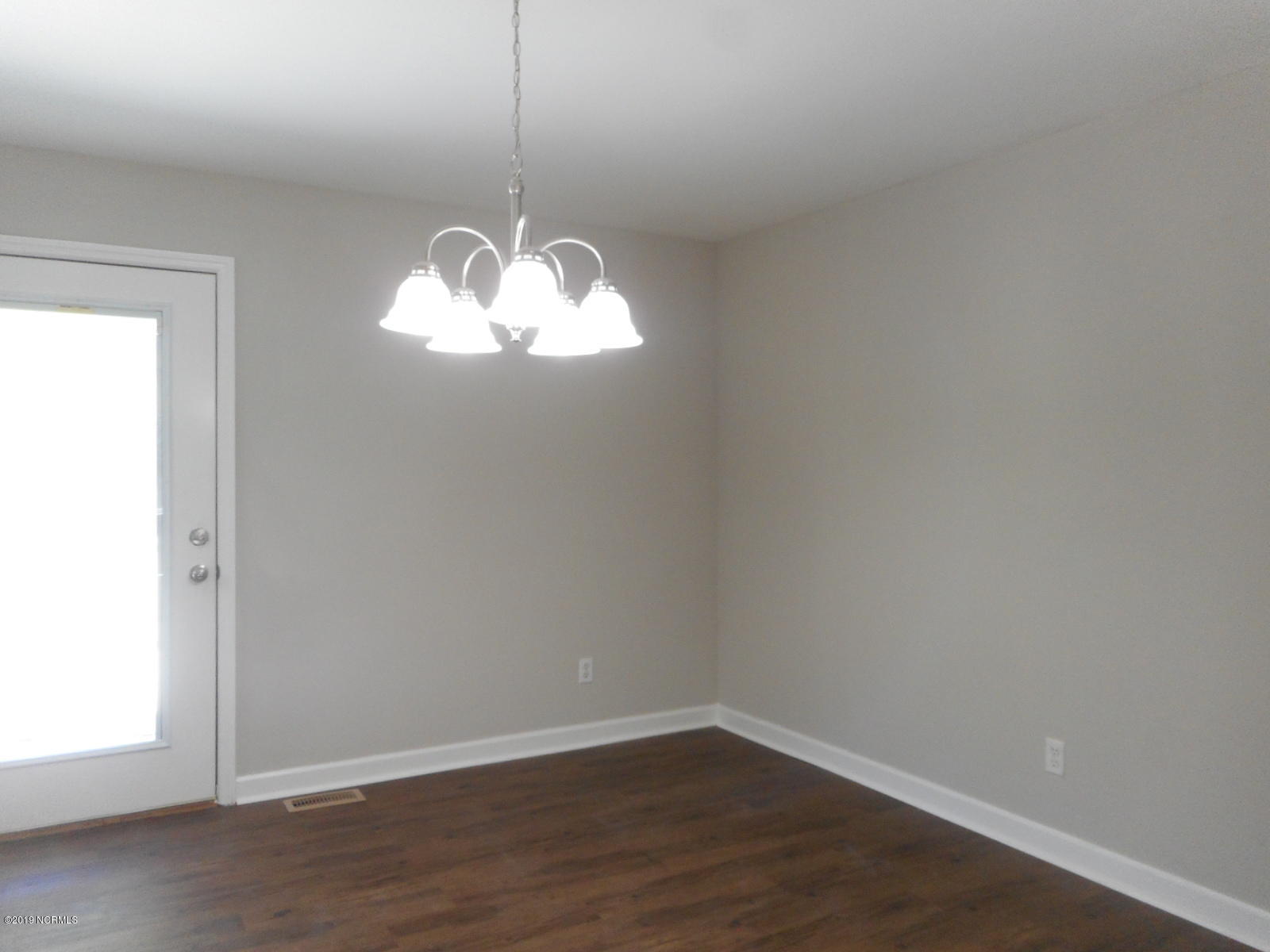 105 Culpeper Road New Bern, NC 28562 - Photo 16 of 53 Dining From Kitchen