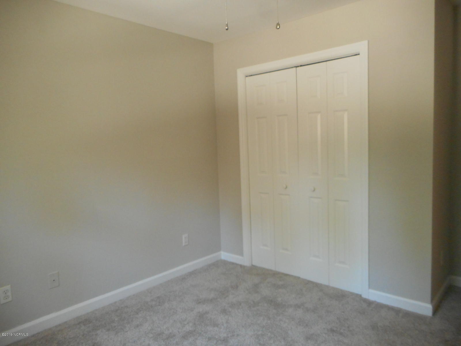 105 Culpeper Road New Bern, NC 28562 - Photo 29 of 53 Bedroom 2 toward closet