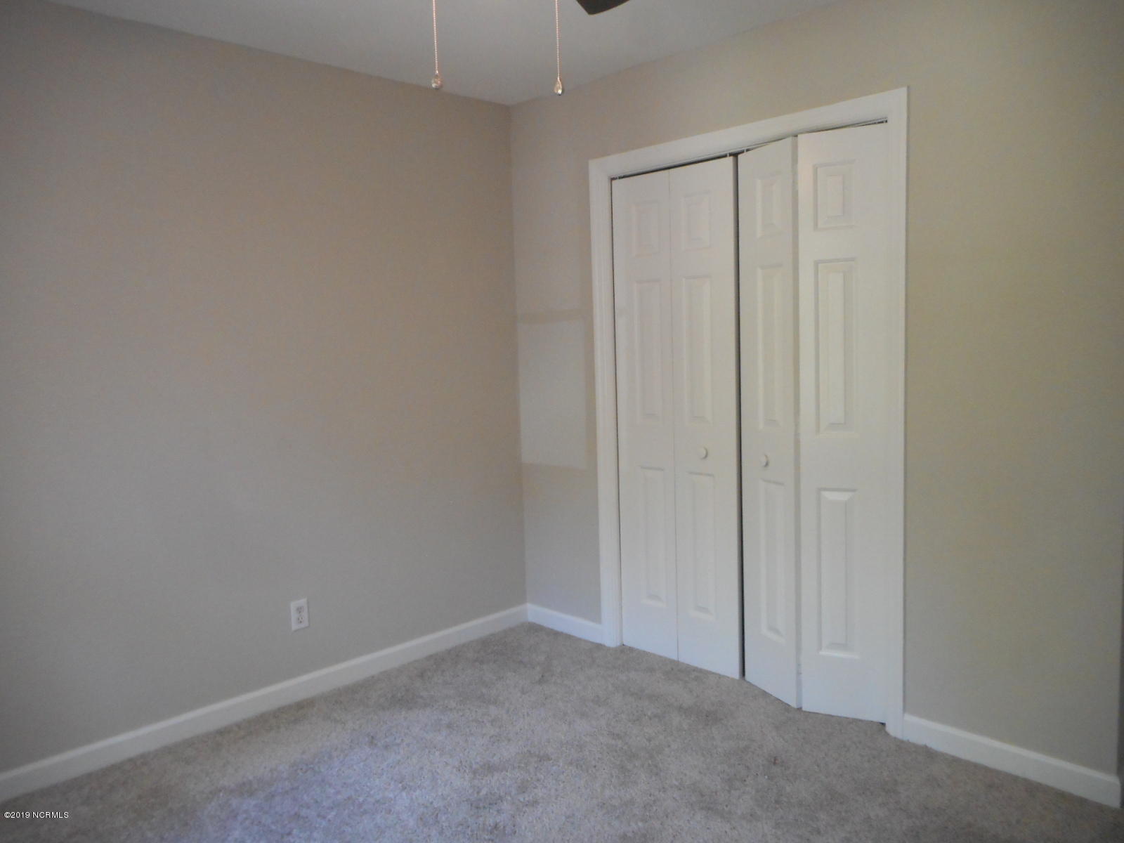 105 Culpeper Road New Bern, NC 28562 - Photo 32 of 53 Bedroom 3 toward closet