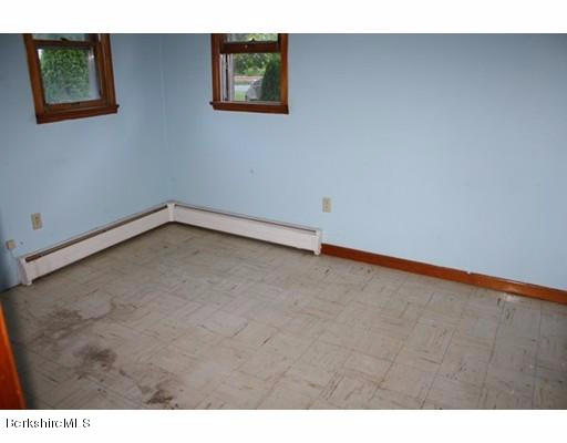 706 Daniels Road Clarksburg, MA 01247 - Photo 12 of 18 L-room