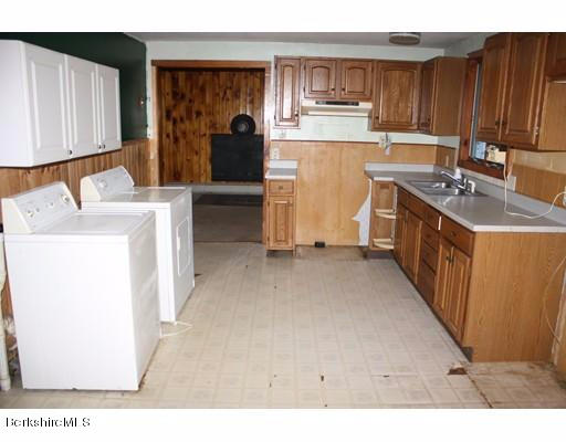706 Daniels Road Clarksburg, MA 01247 - Photo 5 of 18 E-kitchen