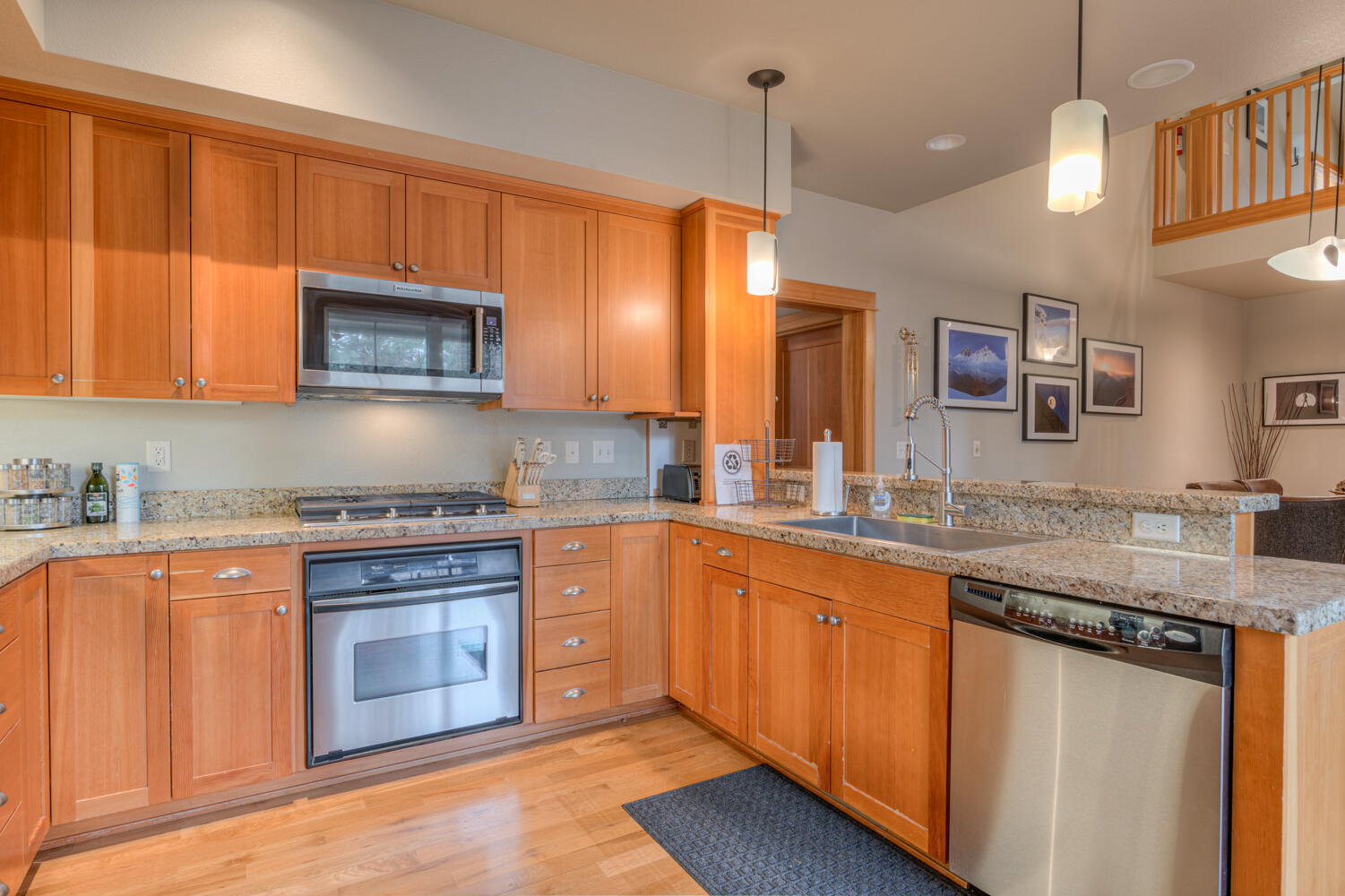 57135 Evergreen Loop Sunriver, OR 97707 - Photo 6 of 24 57135 Evergreen Loop, Bend, OR - 10