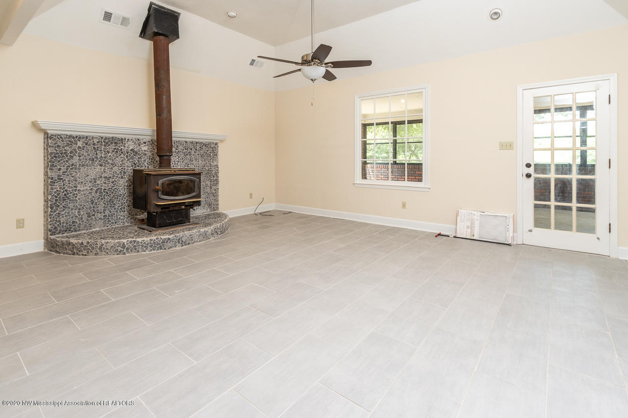 205 Parker Road Byhalia, MS 38611 - Photo 15 of 45 ParkerRd-43
