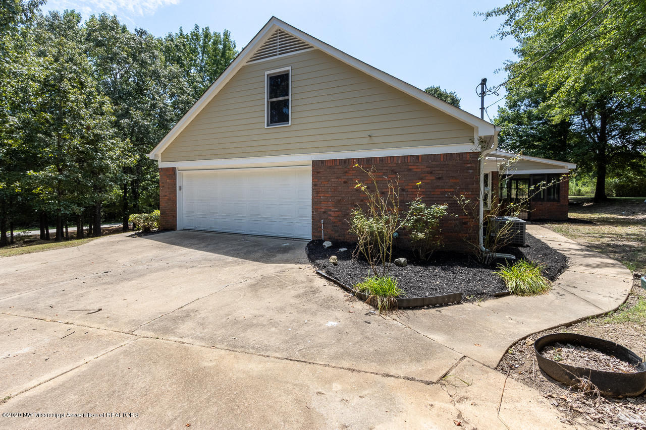 205 Parker Road Byhalia, MS 38611 - Photo 43 of 45 ParkerRd-66-HDR