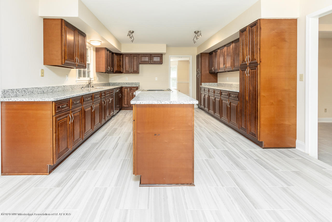 205 Parker Road Byhalia, MS 38611 - Photo 8 of 45 ParkerRd-36-Edit