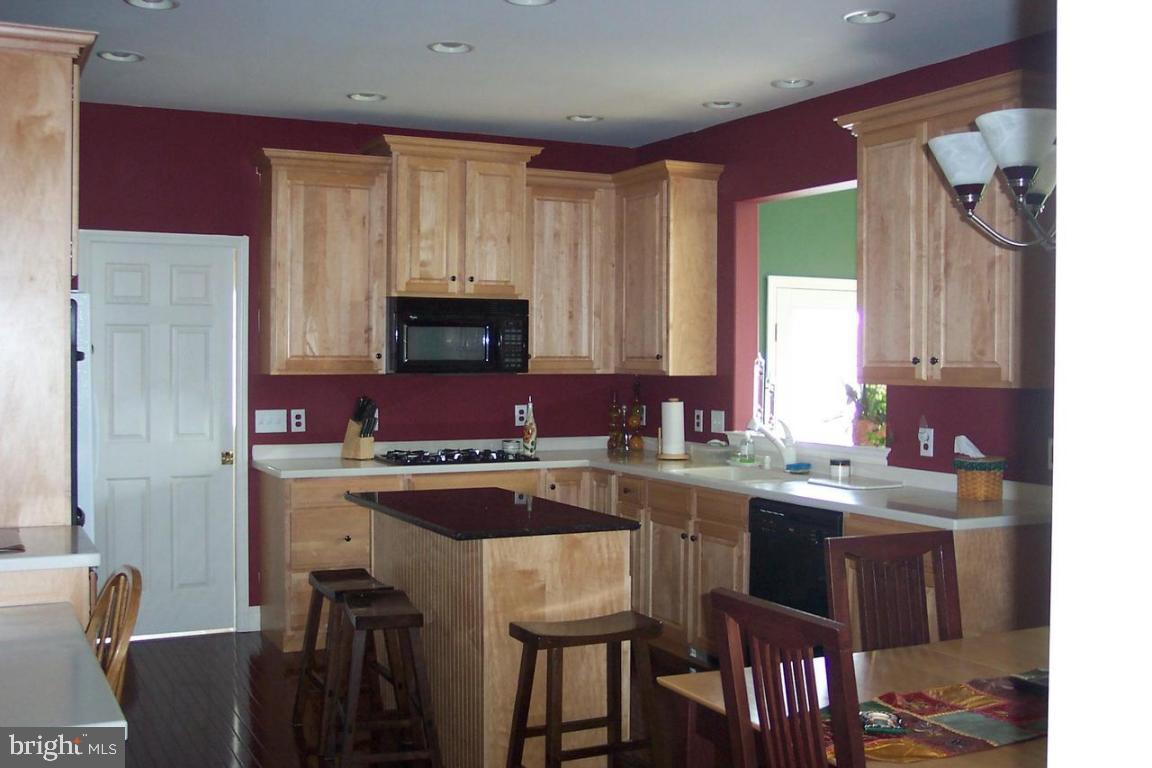 101 Ridgefield Way Lititz, PA 17543 - Photo 3 of 10
