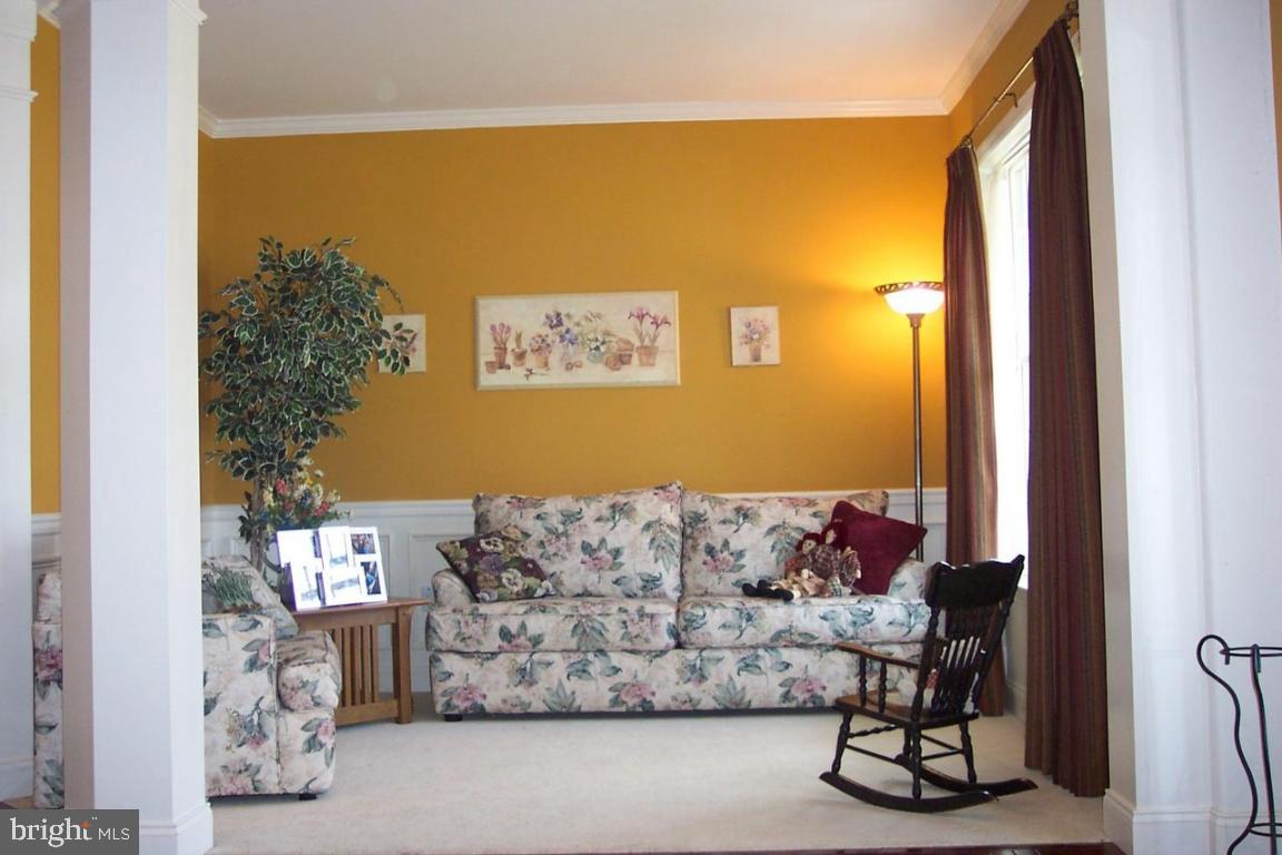 101 Ridgefield Way Lititz, PA 17543 - Photo 4 of 10