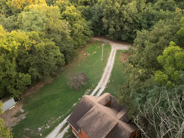 $384,900 | 2559 Fayetteville Highway, Belfast, TN 37019