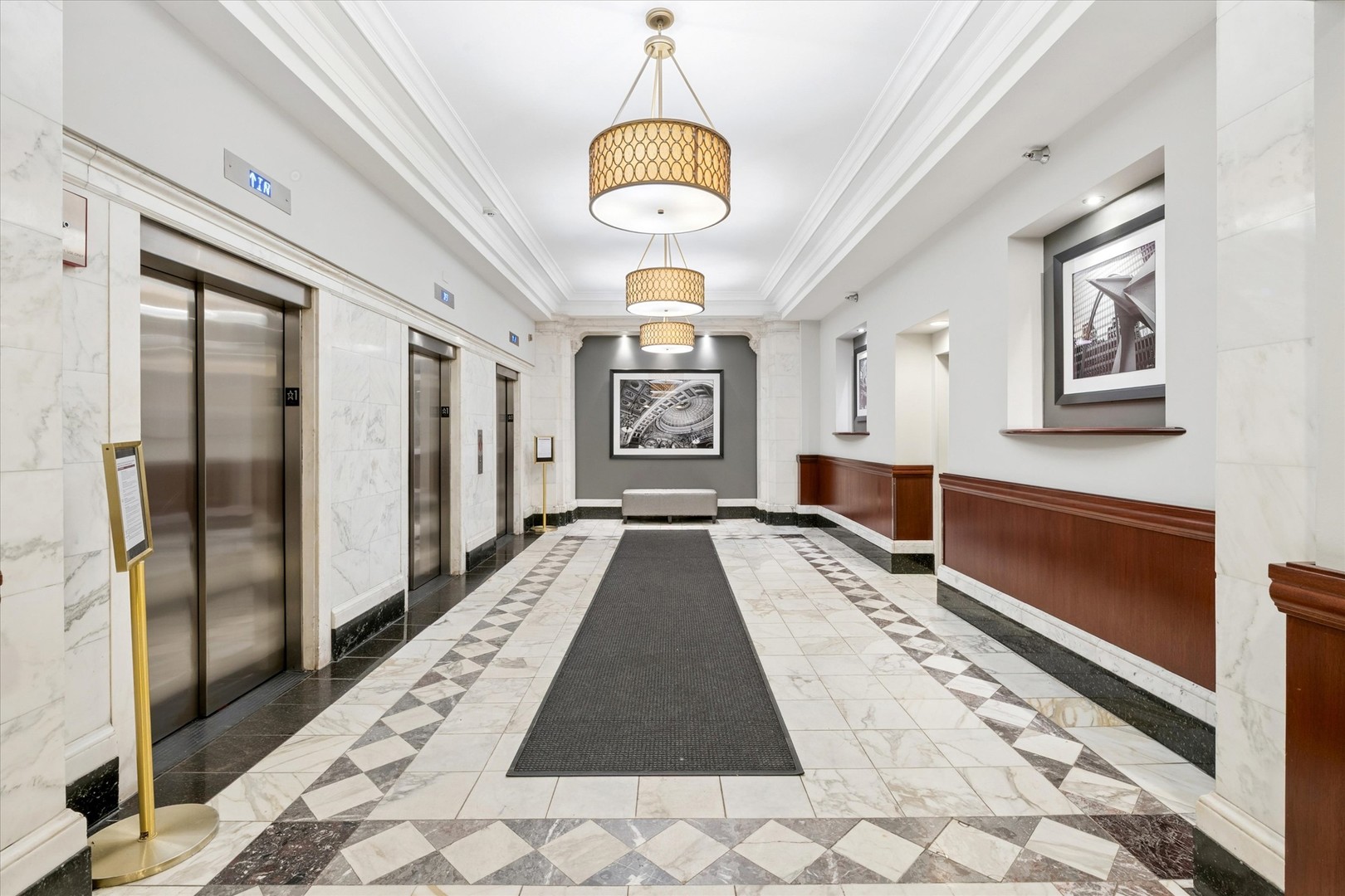 40 East 9th Street, Unit 1616 Chicago, IL 60605 - Photo 3 of 33