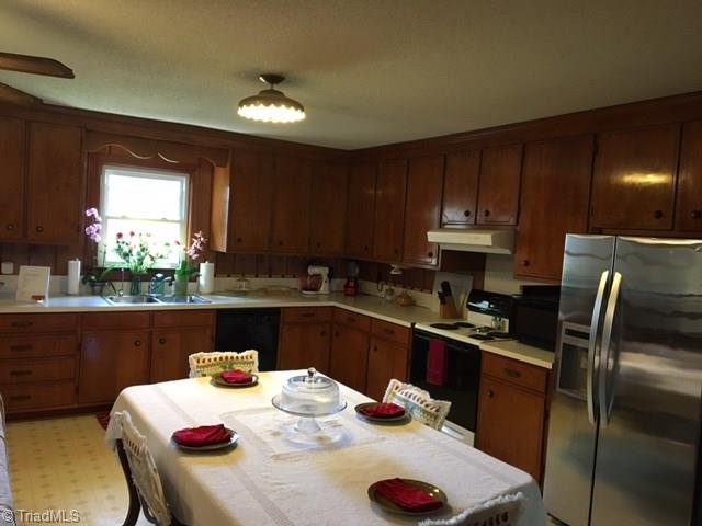 699 Gray Mill Road Lexington, NC 27292 - Photo 3 of 27 Gallery Image 3