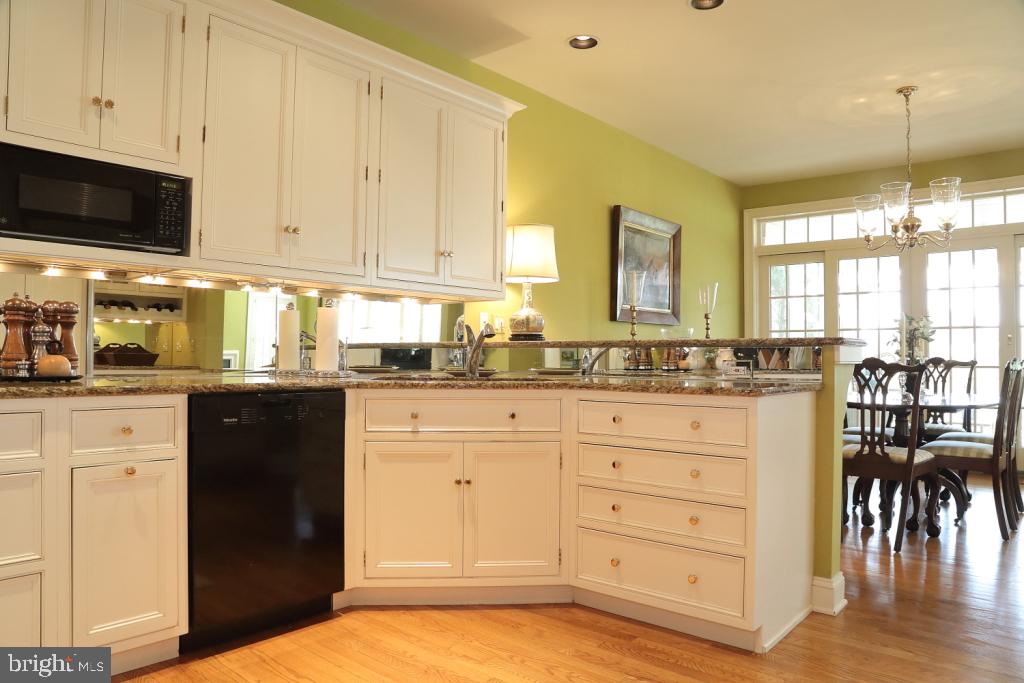 636 Northfield Road Lititz, PA 17543 - Photo 17 of 37 Kitchen