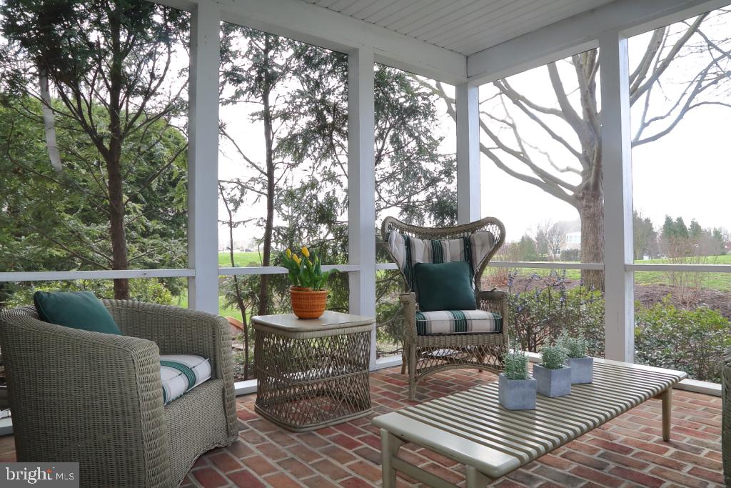 636 Northfield Road Lititz, PA 17543 - Photo 19 of 37 Screened in porch