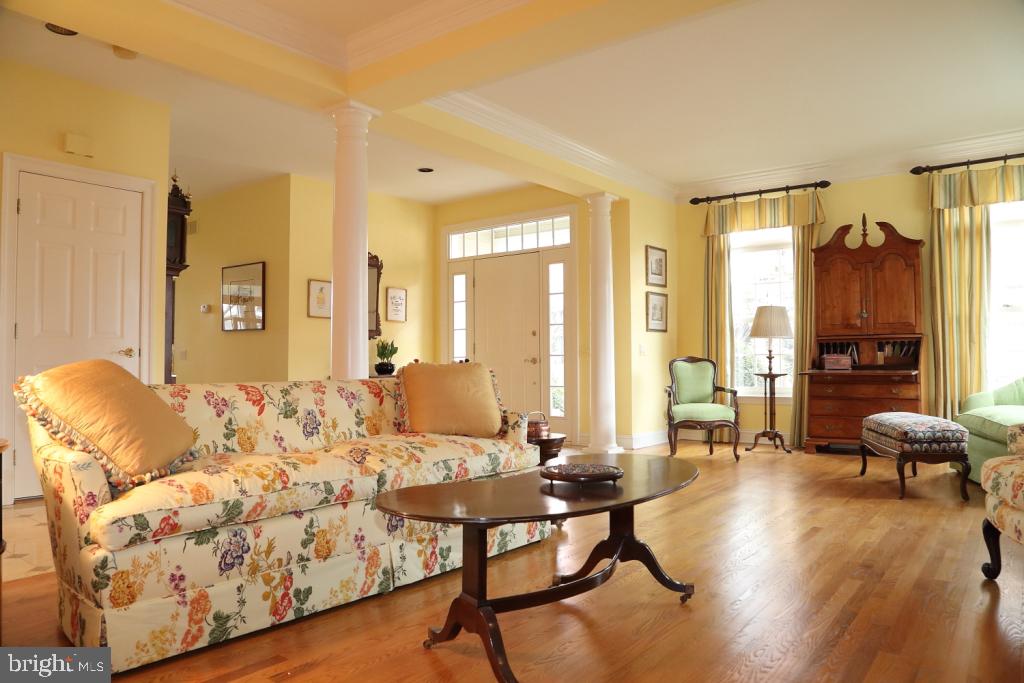 636 Northfield Road Lititz, PA 17543 - Photo 4 of 37 Living Room