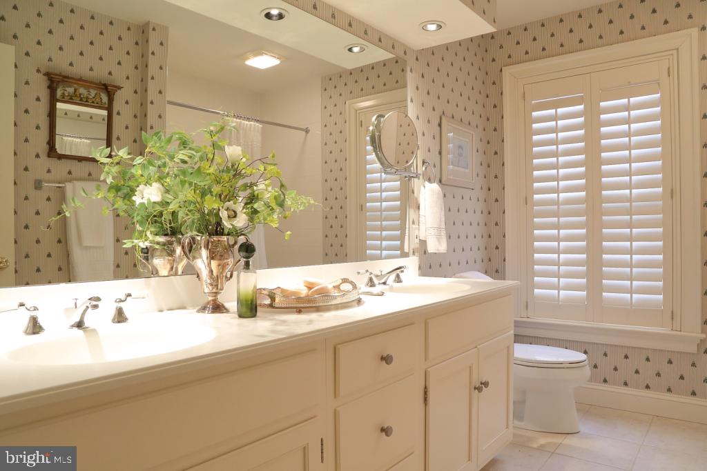 636 Northfield Road Lititz, PA 17543 - Photo 34 of 37 Main bath has a shower and tub
